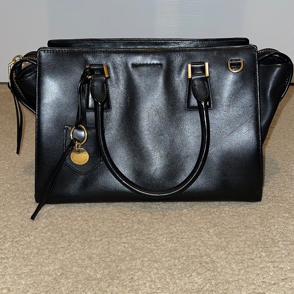Very chic COLE HAAN SATCHEL